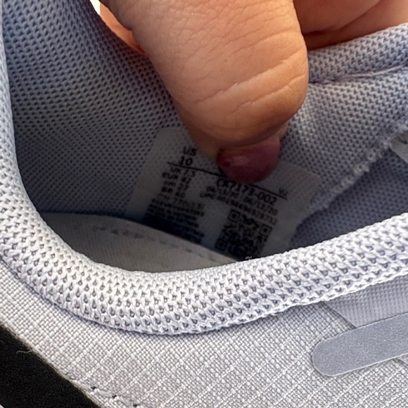 Nike Cool Gray Athletic Shoes - Picture 4 of 8